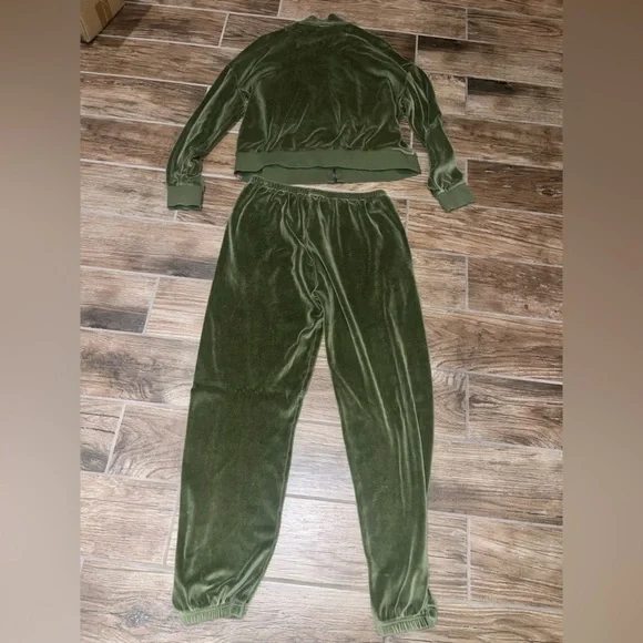 Kule The Velour Jogger Pants and full zip tracksuit - Picture 2 of 4